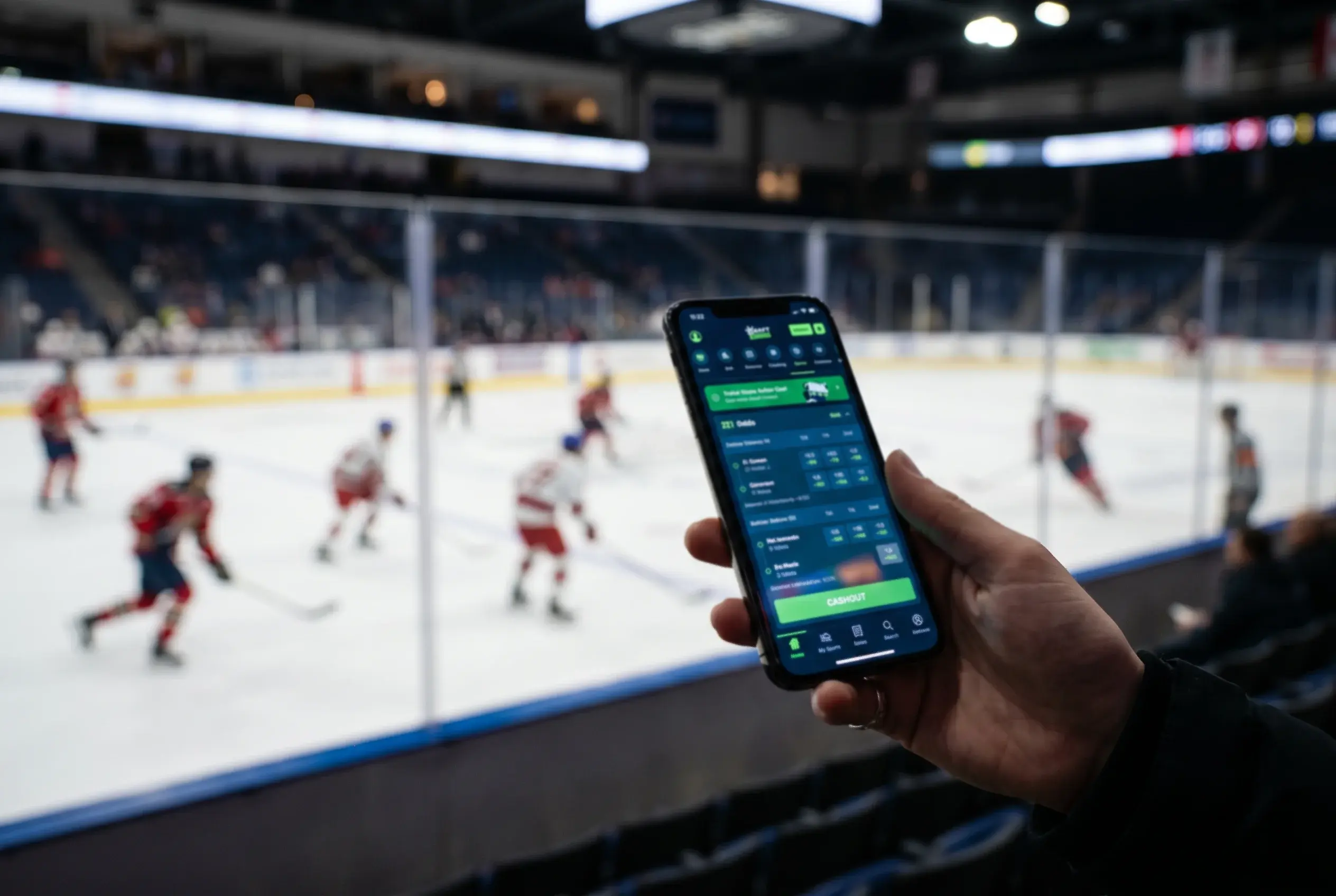 Cash out en apuestas de hockey con decisión de cobrar antes o dejar correr